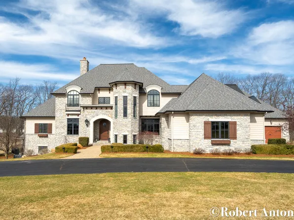 5825 Montreux Hills Dr, Ada, MI 49301