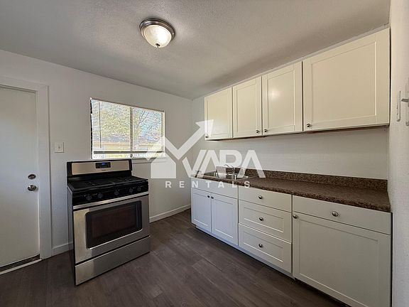 4th image of 135 E Burcham Ave