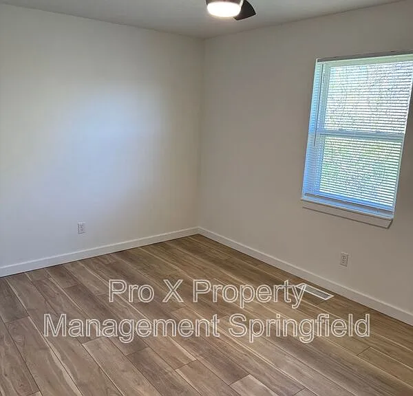 615 E Bain St — Photo 8