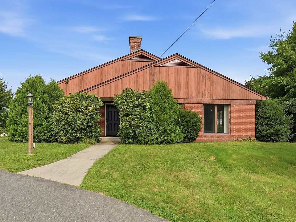 1st image of 31 Woodcrest Rd