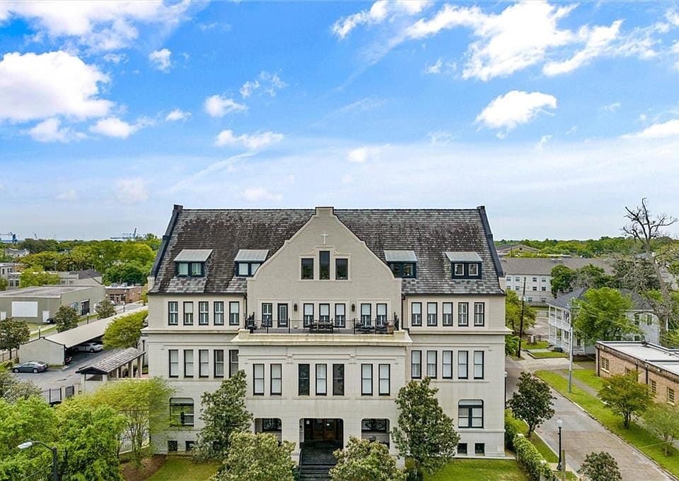 1st image of 753 Saint Francis St APT 1002B