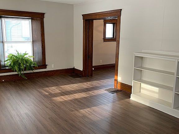 3rd image of 68 Grand Ave