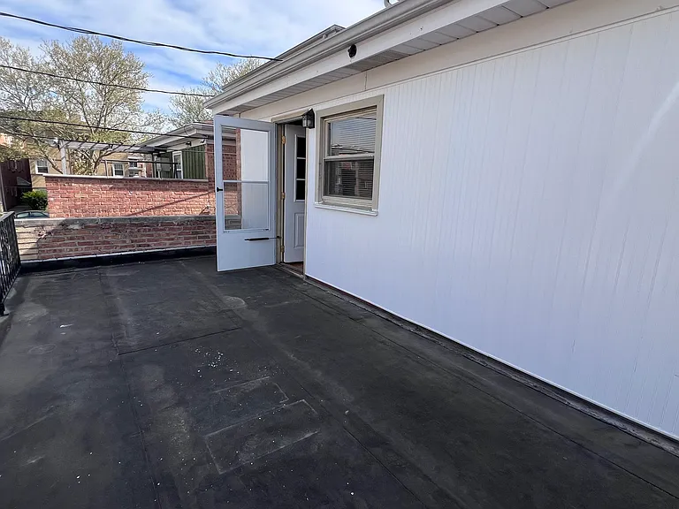 5236 N Delphia Ave #2W — Photo 8