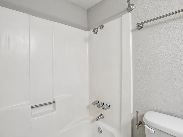 Brighton Place Apartments — Photo 92