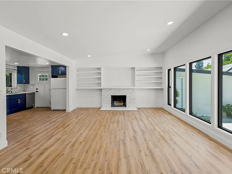 9519 La Reina Ave — Photo 10