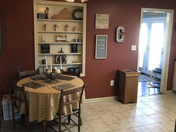 5th image of 126 Skyview Cir