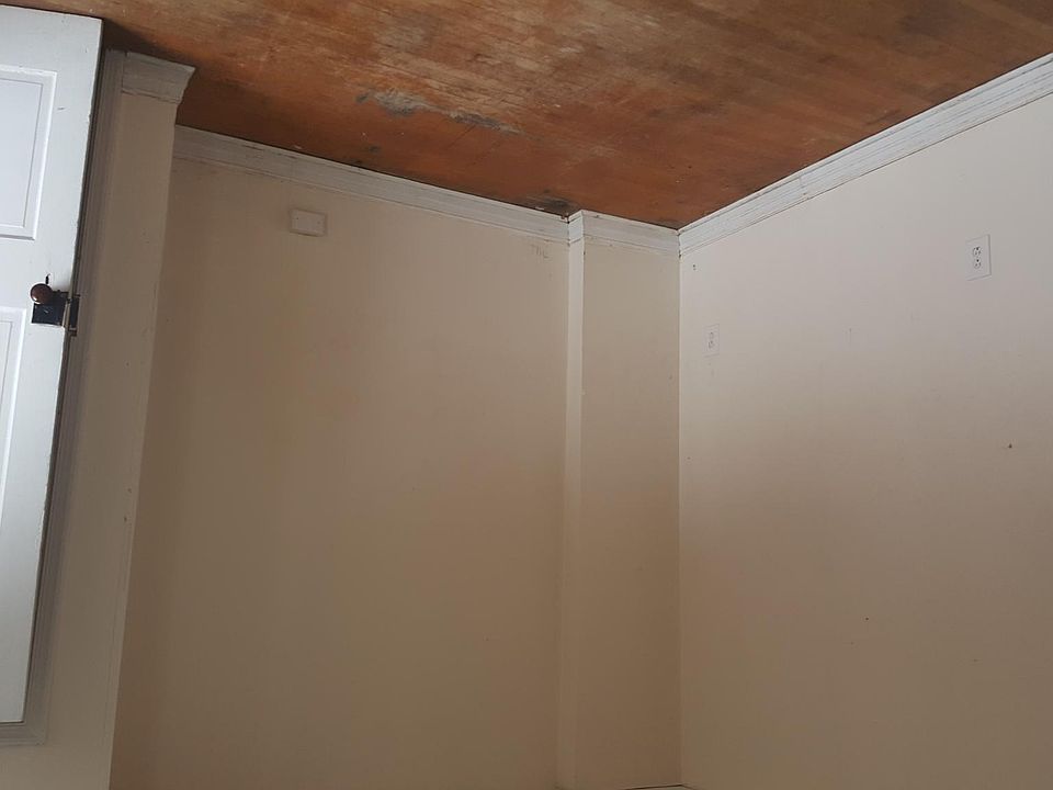 1st image of 832 W Washington St #2
