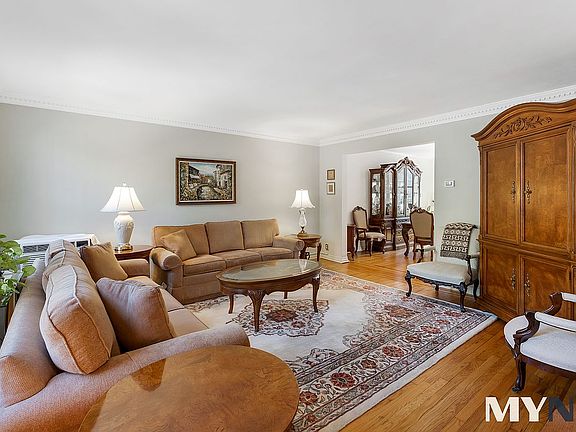 5th image of 2575 43rd St