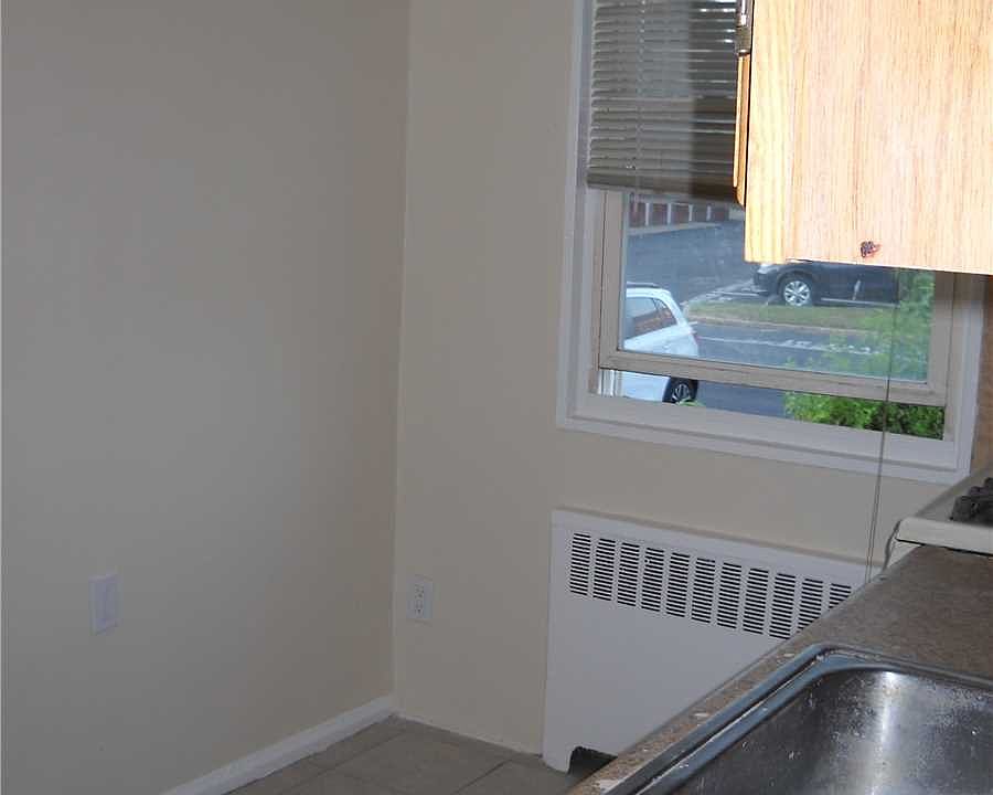 2nd image of 131-54 Laurelton Pkwy