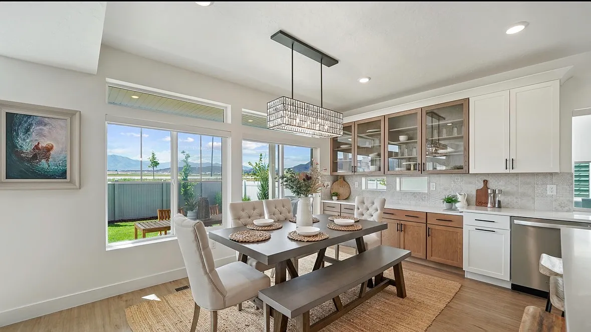 5 bed, 2990 sqft, $3,250 — Photo 4