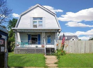 1106 S Fruit Ave, Freeport, IL 61032