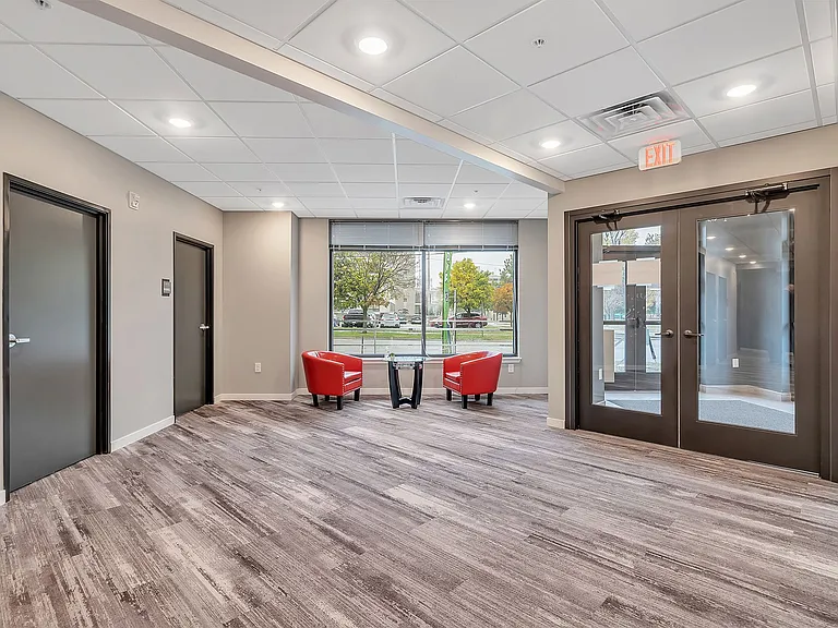 Metro Place Apartments — Photo 5