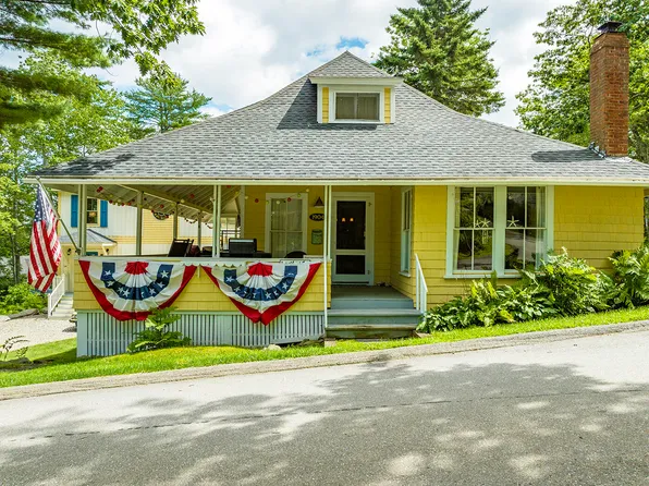 22 George Street, Northport, ME 04849