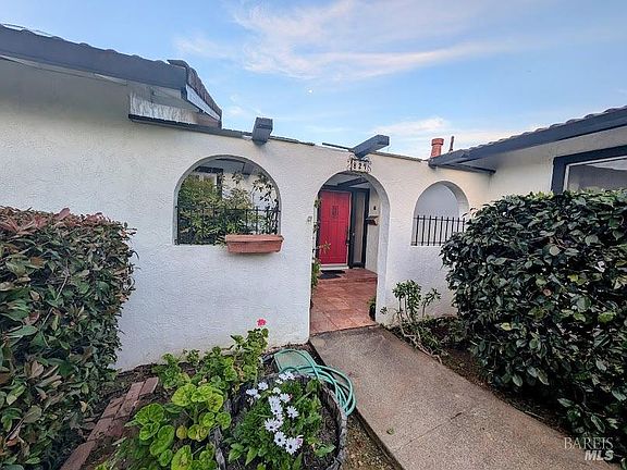 2nd image of 824 University Street