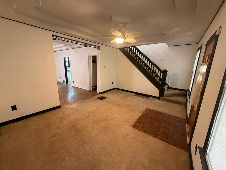 451 E Pearl St — Photo 9
