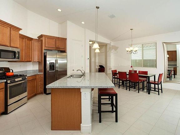 Kitchen ad Dining Area
