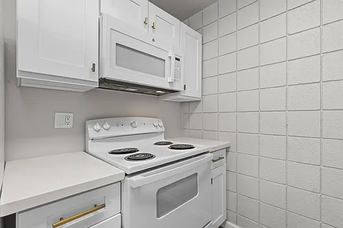 201 S Elden St Photo 1