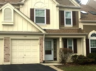 1516 Apple Grove Ln, Westmont, IL