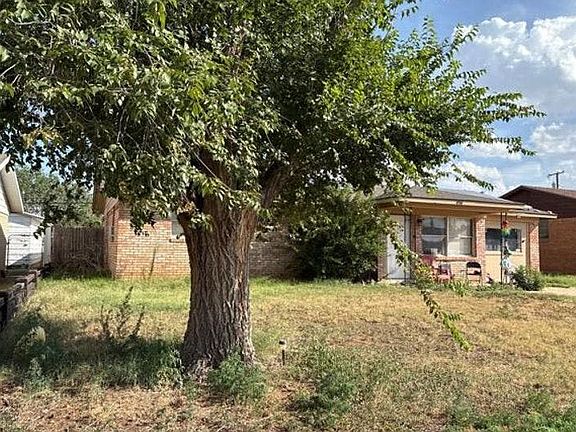 3rd image of 4511 Versailles Dr