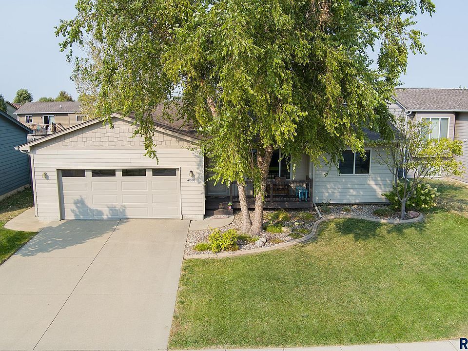 1st image of 4020 W 93rd St