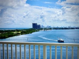300 Bayview Dr