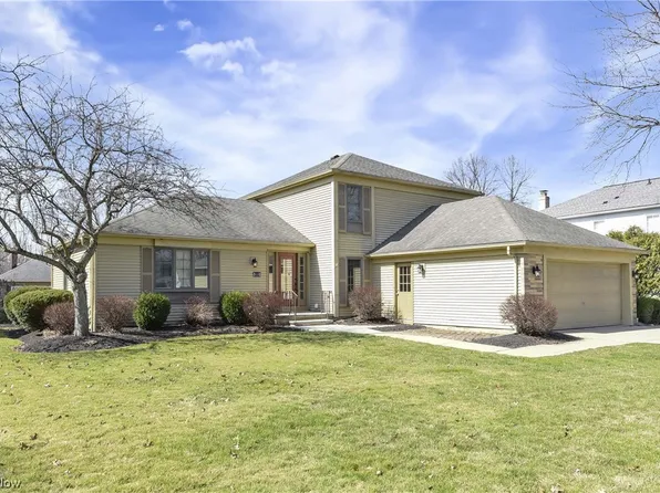 3818 Bradfords Gate, Rocky River, OH 44116