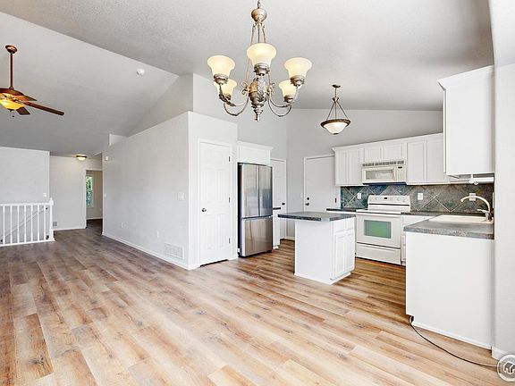 5th image of 3437 Holden Ln