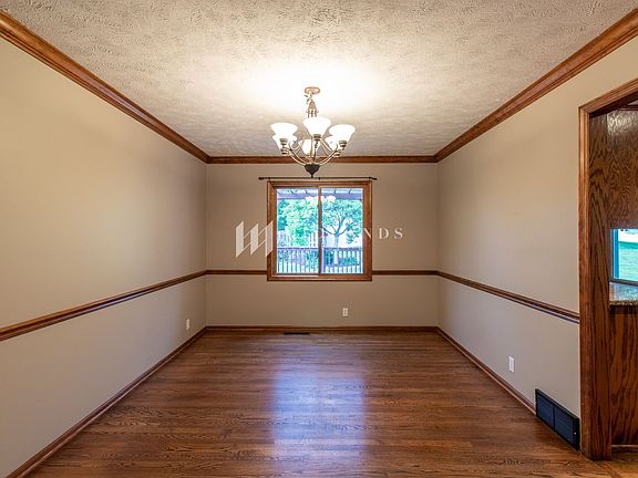 5th image of 318 Pheasant Run Ln