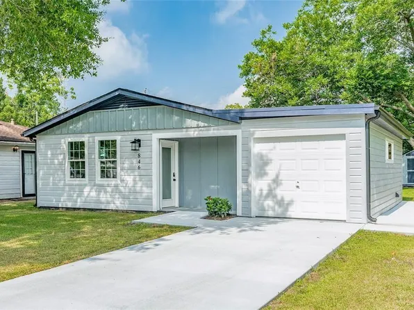 846 S Anderson St, Angleton, TX 77515
