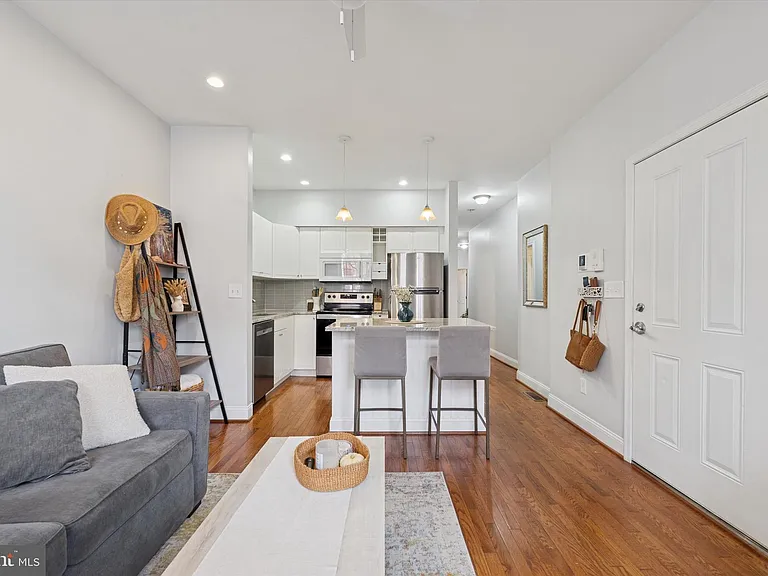 1759 Frankford Ave #4 — Photo 3