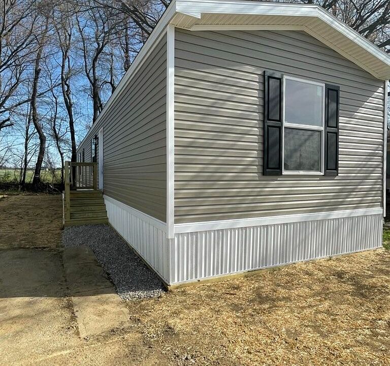 1st image of 146 Roundtop Cir