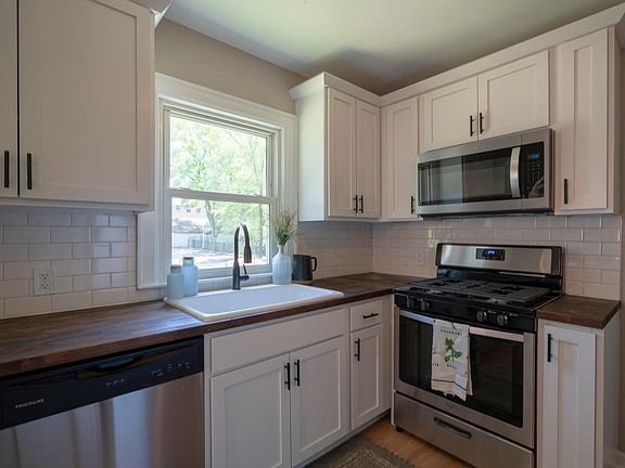 3rd image of 1224 Cooper Ave SE