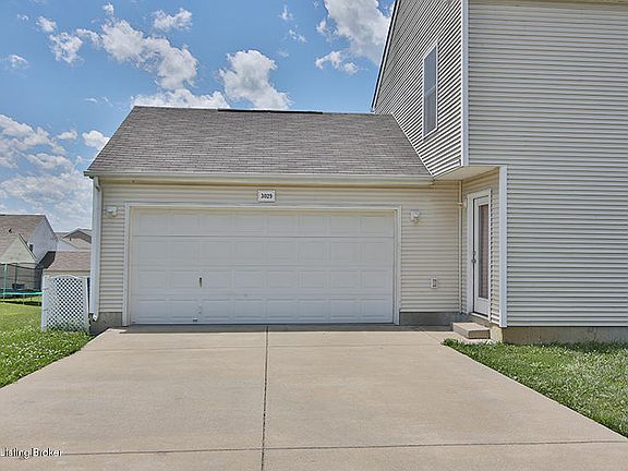 3rd image of 3029 Mary Crest Dr