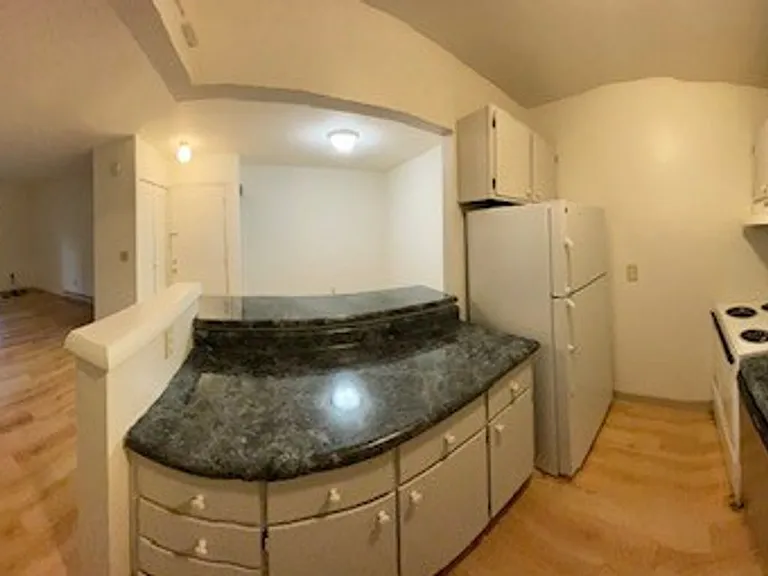 University Park Apartments near Cornell University — Photo 407