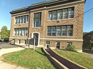 41 Academy St APT 1G, Amsterdam, NY 12010