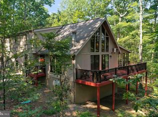 247 Pathfinder Ln, Hedgesville, WV 25427