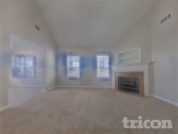 3rd image of 806 Tucker Trl