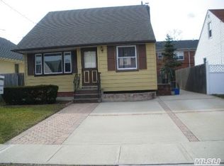 15 Lincoln Rd, Hempstead, NY 11550