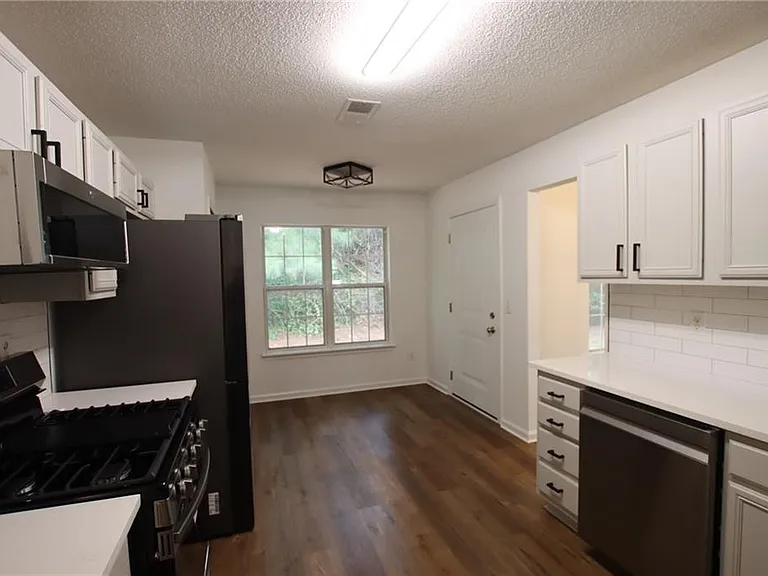 2256 Dresden Grn NW — Photo 11