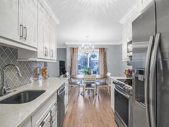 5th image of 61 Seaview Ave APT 13