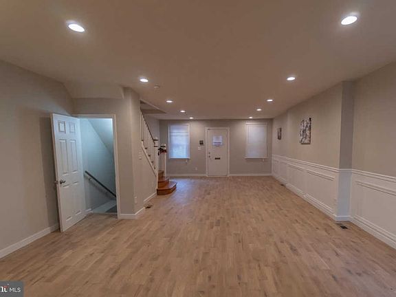 5th image of 5247 N Franklin St