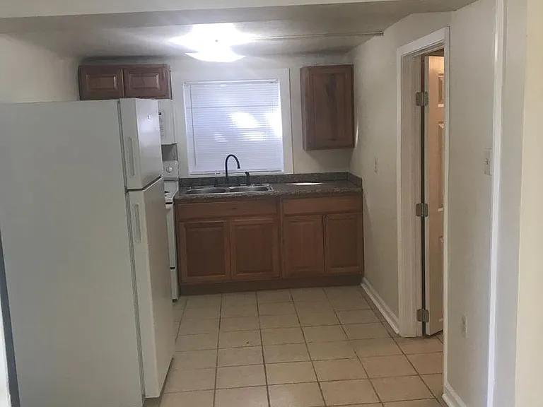 4227B S Carrollton Ave — Photo 3