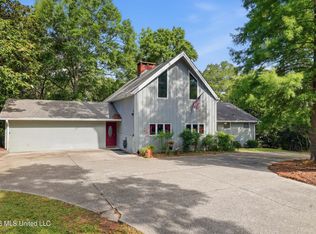 6825 Shore Dr, Ocean Springs, MS 39564