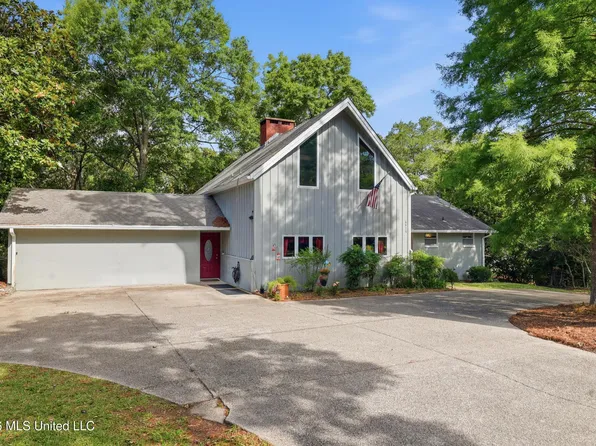 6825 Shore Dr, Ocean Springs, MS 39564