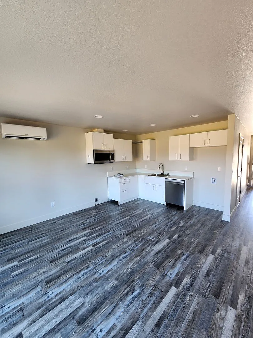 3 Bedroom 2.5 Bath in Winlock — Photo 4