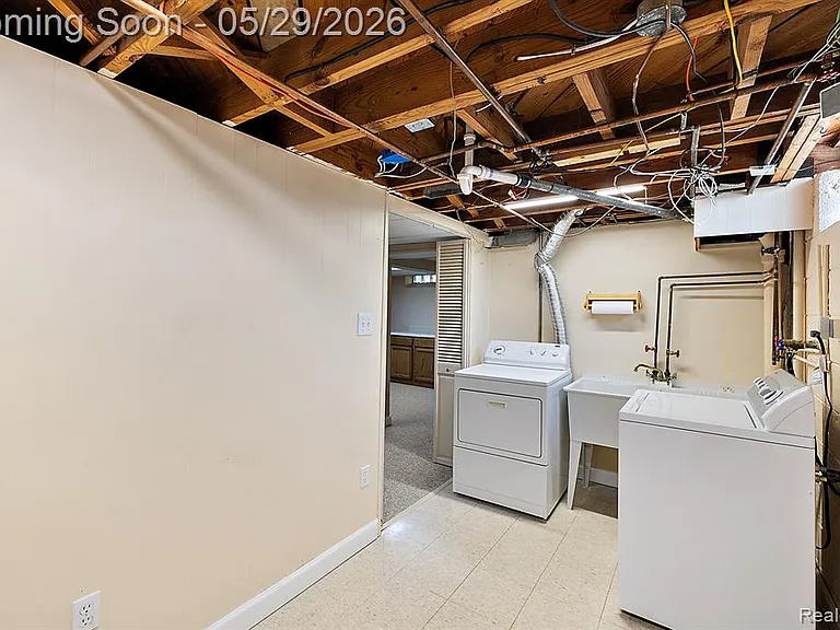2546 Dorchester Rd — Photo 37