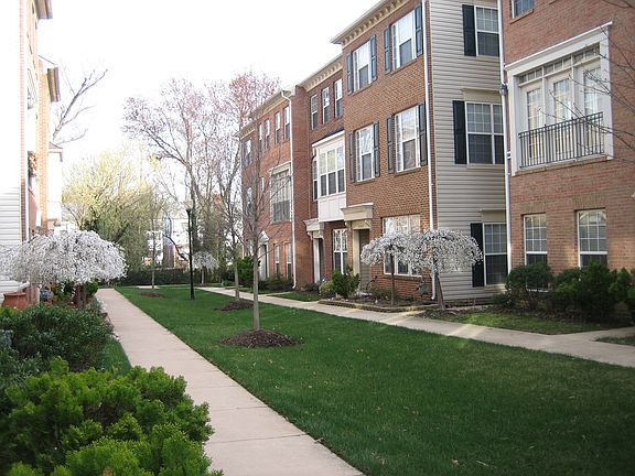 4th image of 2304 Huntington Station Ct