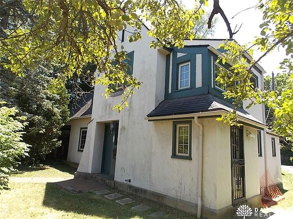 2nd image of 12 Kurtz Ave