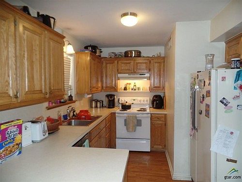 4th image of 19061 Oak Trail Dr