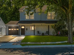118 Howard Ave, Rochelle Park, NJ 07662